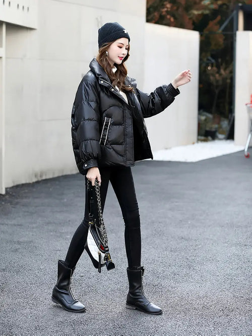 A Stylish And Warm Women'S Down Jacket